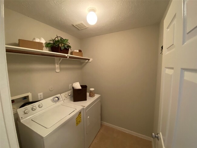 Building Photo - 4622 Bridgestone Path Dr