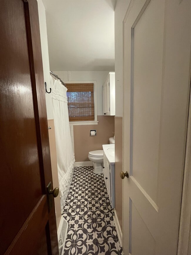 Building Photo - 185 Williams Rd