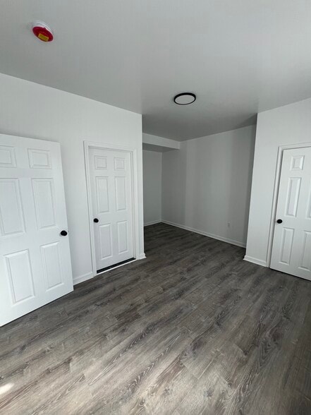 Rear unit - 1132 W 8th St