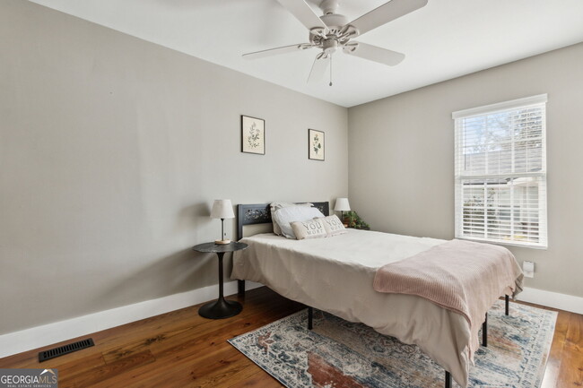 Building Photo - 208 Bishop Cir