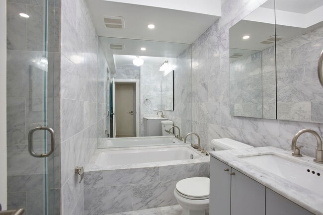 Building Photo - 117 E 57th St