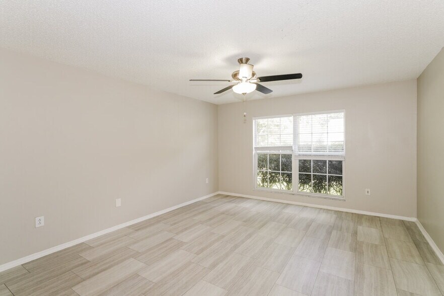 Building Photo - 26808 Haverhill Dr