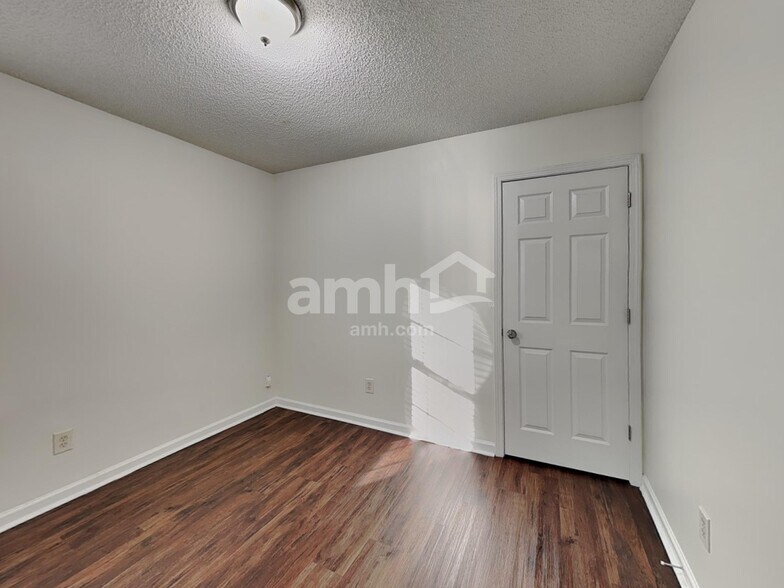 Building Photo - 4763 Asherton Pl NW