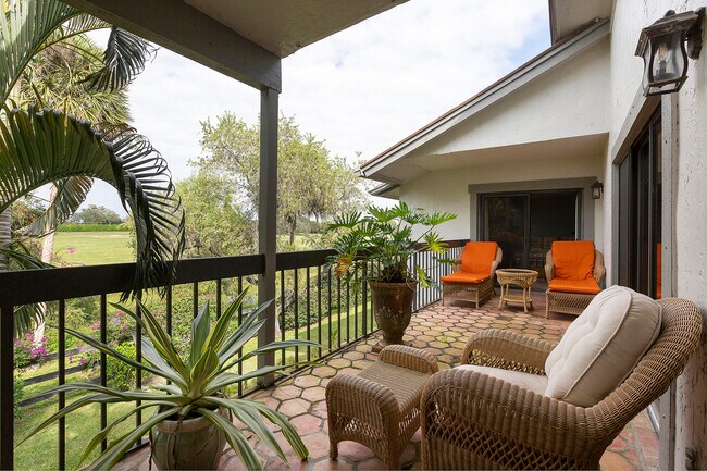 Building Photo - 11355 Pond View Dr