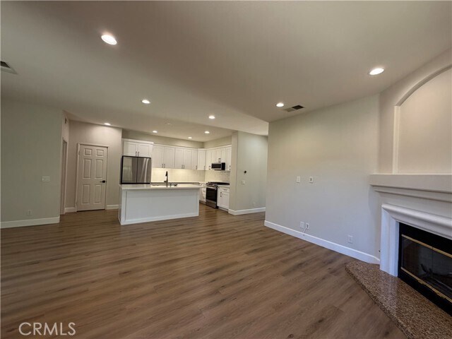 Building Photo - 18 Mineral King