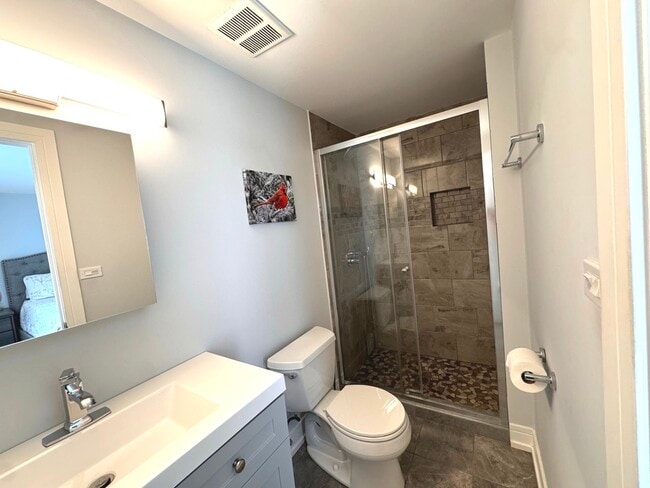 Building Photo - 2210 Clifton Pl