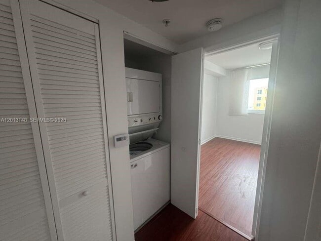 Building Photo - 2775 NE 187th St