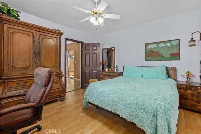 Building Photo - 1716 Cedar St