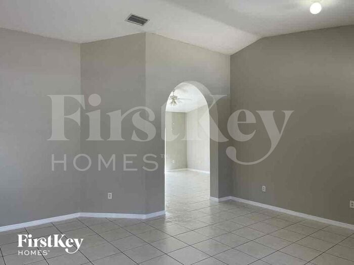Building Photo - 11524 SW 152nd Ct