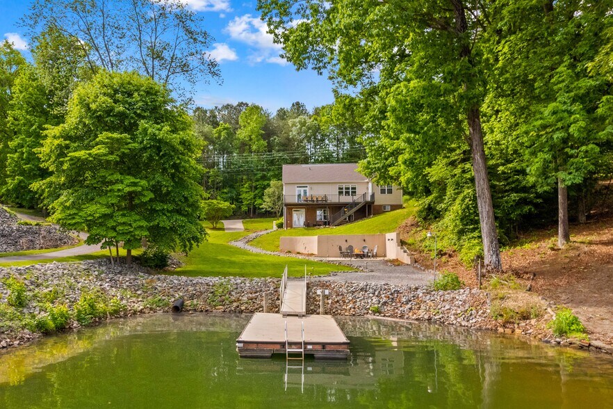 Building Photo - 7228 Lynbrook Cir