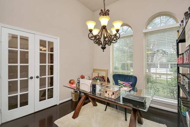 Building Photo - 17510 Woodfalls Ln