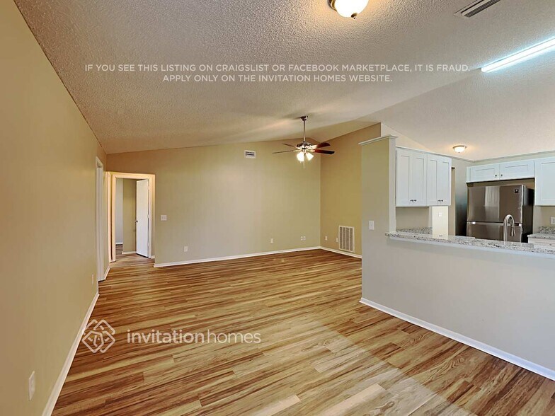 Building Photo - 2206 Fairmont Cir