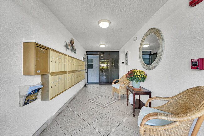 Building Photo - 29 Yacht Club Dr