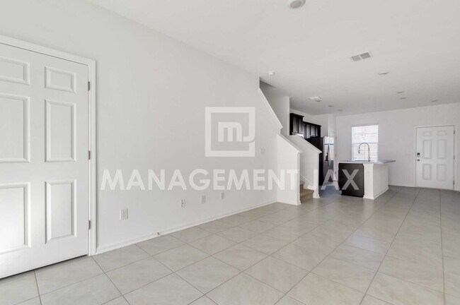 Building Photo - 8306 Zenith Cir
