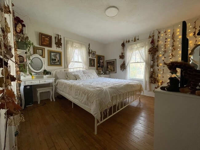 Building Photo - 1138 Lookout Ave NW