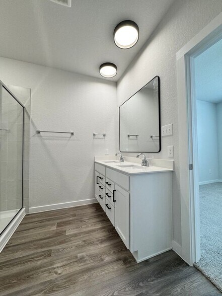 Building Photo - 14702 Emerio Dr