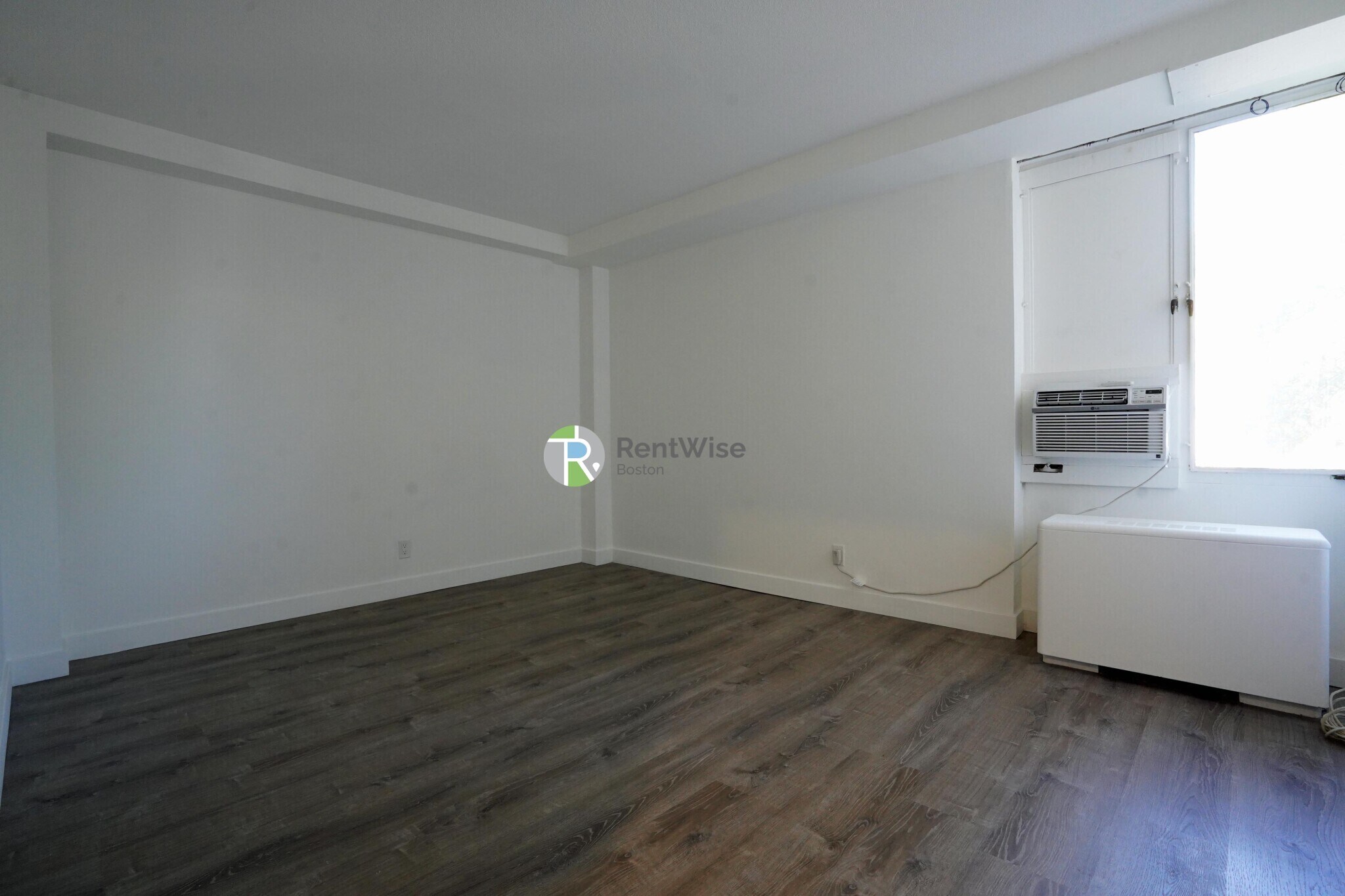 Building Photo - 846 Massachusetts Ave