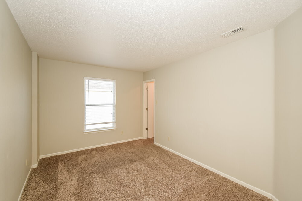 Building Photo - 941 Ravine Dr