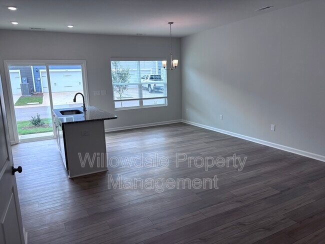 Building Photo - 187 Central Townes Wy