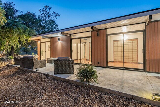 Building Photo - 1411 Ojai Rd