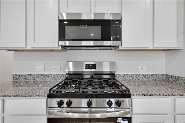 Building Photo - 717 Sweet Pea Dr