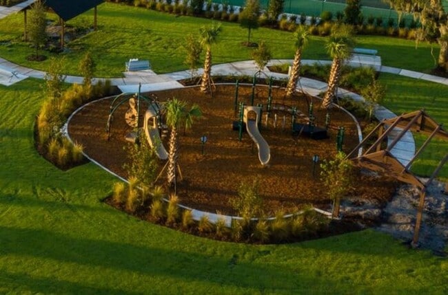 Building Photo - Tohoqua Beauty!