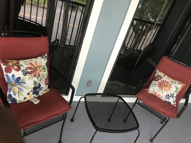Enclosed patio - 19700 SW 103rd Ct