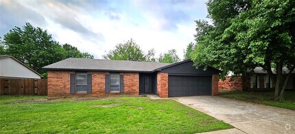 Building Photo - 1802 Vanessa Dr