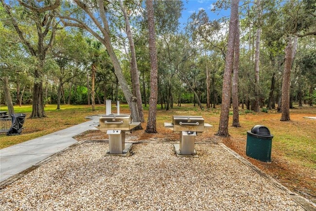 Building Photo - 1400 Gandy Blvd N