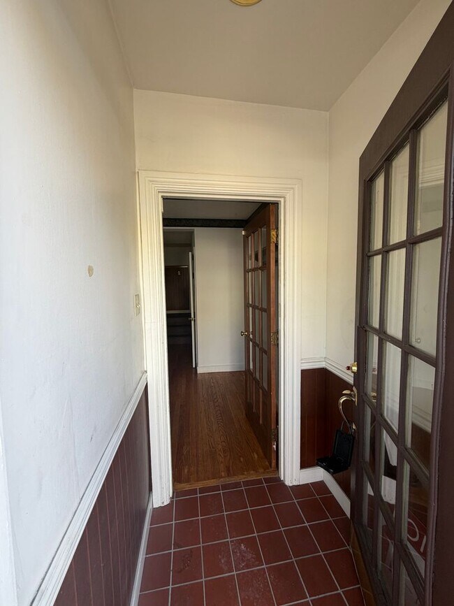 Building Photo - 247 S 8th St