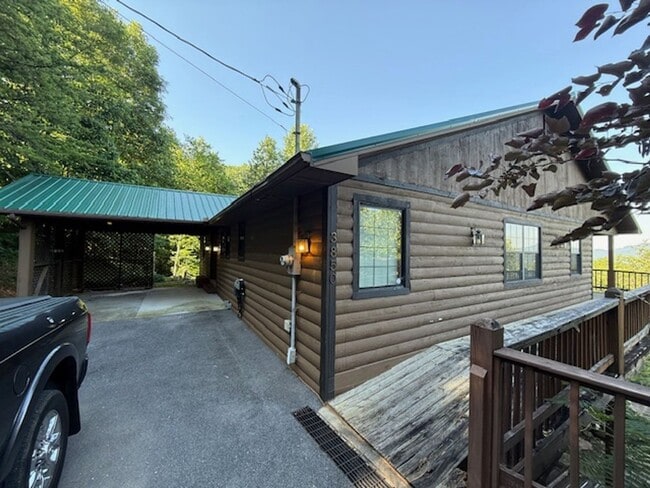 Primary Photo - 3850 Ravens Den Way
