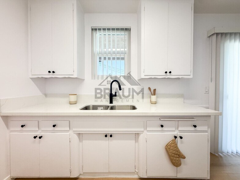 Building Photo - 19405 Haynes St