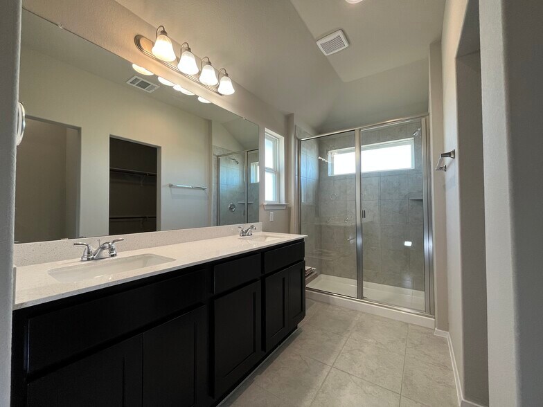Building Photo - 108 Living Reef Dr