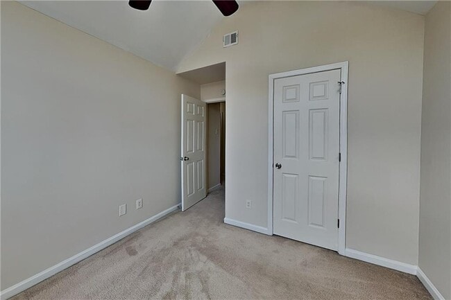 Building Photo - 500 Cottonwood Close