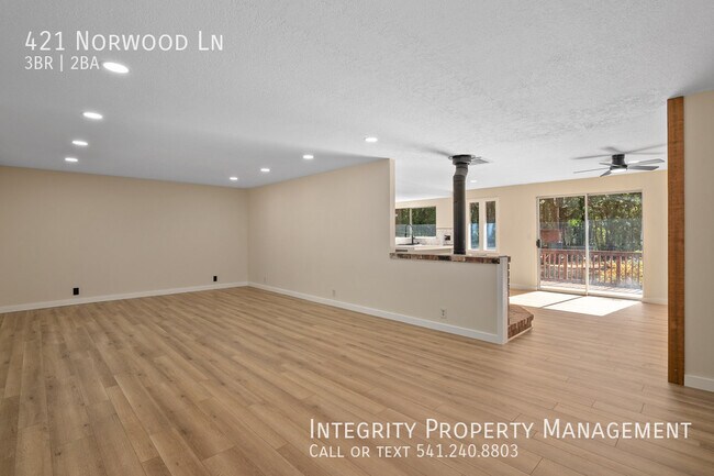 Building Photo - 421 Norwood Ln