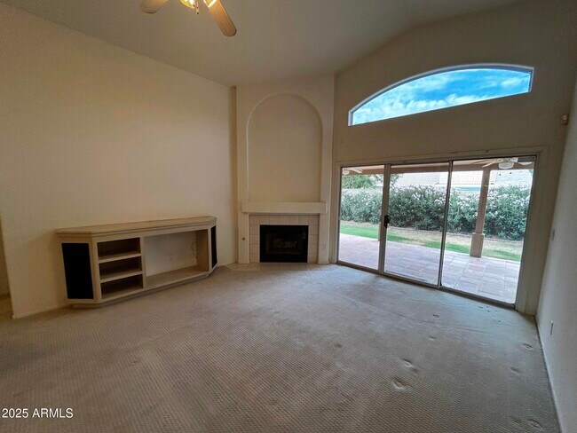 Building Photo - 4525 E Grovers Ave