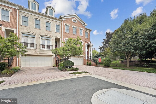 Building Photo - 7000 Eastern Red Cedar Ln