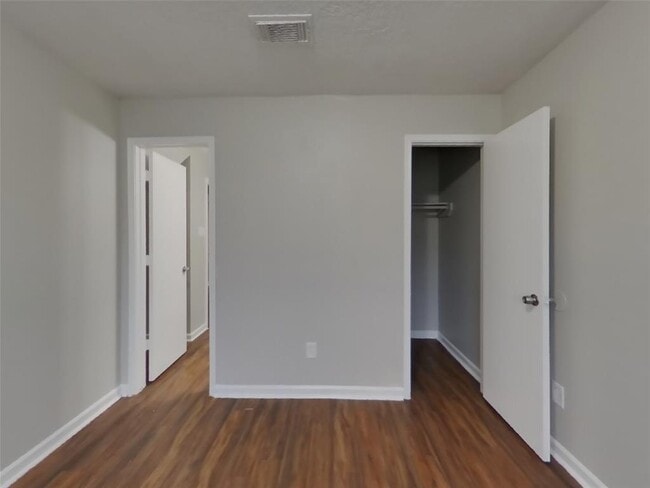 Building Photo - 15322 Acorn Green Ct