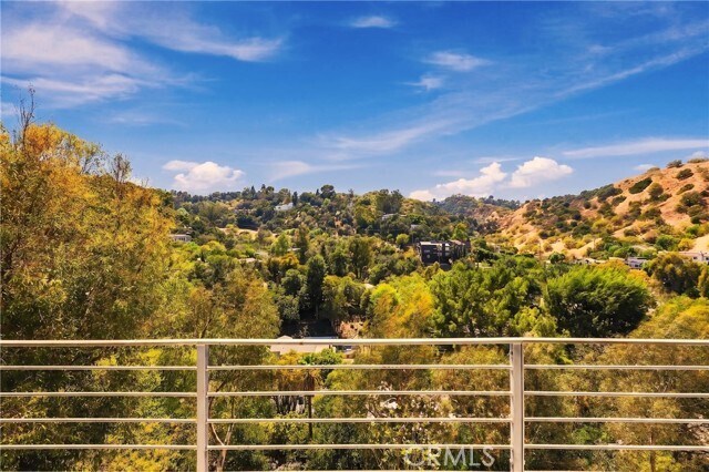 Building Photo - 3858 Alta Mesa Dr