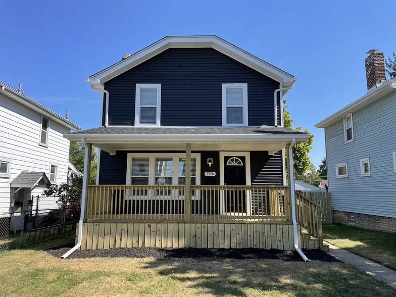 Primary Photo - 706 S Richardson Ave