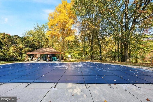 Building Photo - 800 Avondale Rd