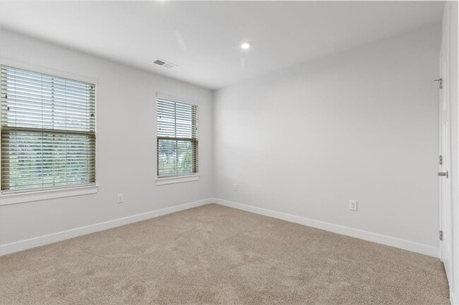 Building Photo - 118 Hamilton Dr