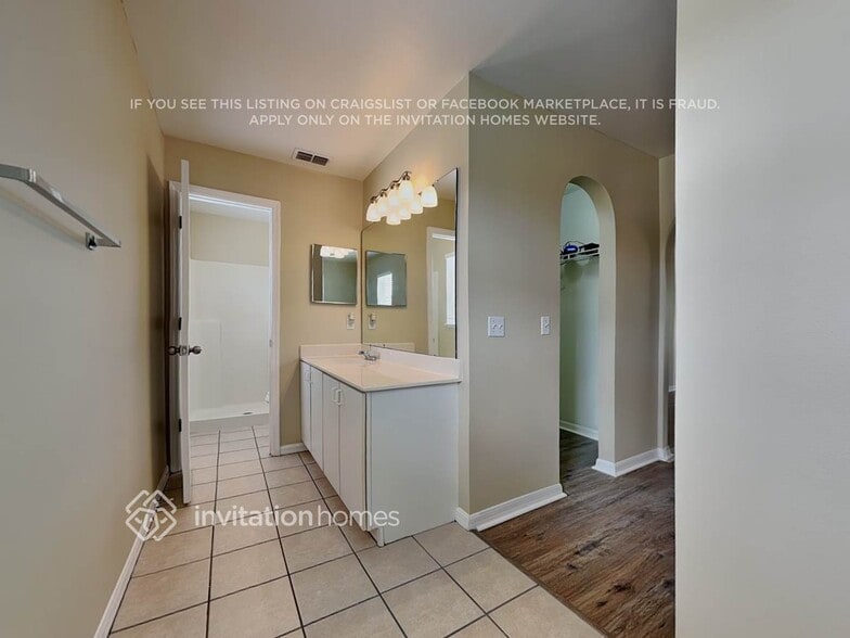 Building Photo - 3904 Stonefield Dr