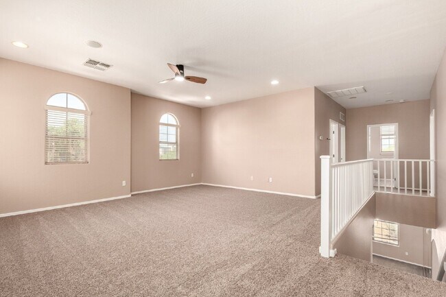 Building Photo - 15204 W Westview Dr