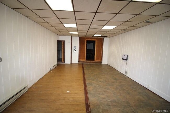 Building Photo - 325 N Main St