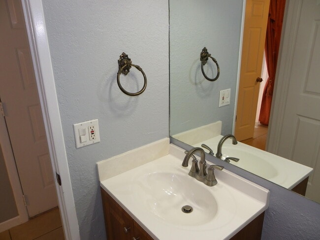 Building Photo - 8116 Severn Dr