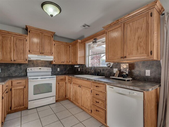 Building Photo - 12276 SW 10th St