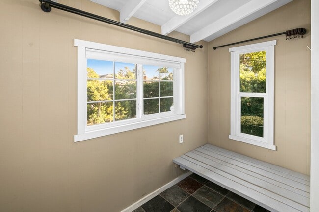 Building Photo - Charming 2-Bedroom 2 bath home with Modern Comforts in San Diego's Historic Mission Hills!