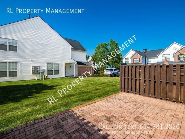 Building Photo - Spacious 3 bedroom 2.5 bathroom condo in W...