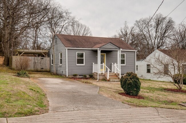 Building Photo - 821 W McKennie Ave